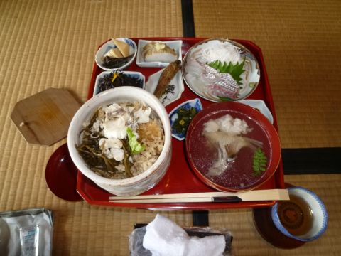 五日目昼食鯛めし.jpg