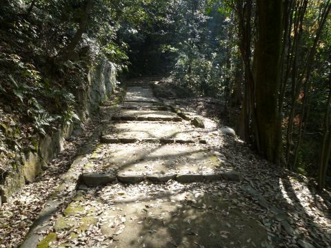 松山城登山道.jpg